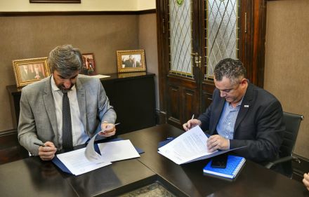 Diputados firmó un convenio con la UNER para realizar estudios socioeconómicos Diputados firmó un convenio con la UNER para realizar estudios socioeconómicos