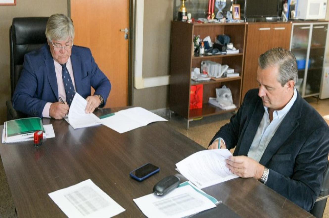 La Municipalidad y el IOSPER firmaron un convenio sobre atención odontológica La Municipalidad y el IOSPER firmaron un convenio sobre atención odontológica