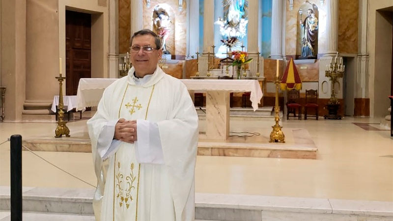 Falleció el padre Oscar Menescardi, párroco de la Basílica Inmaculada