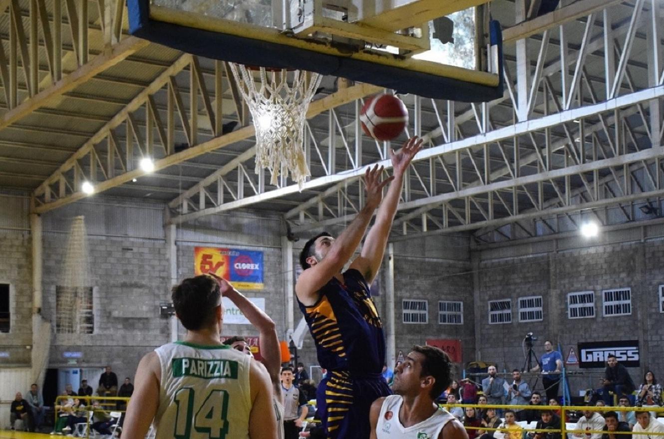 Básquet: Paracao ganó un juego clave y otra vez es segundo en la tabla