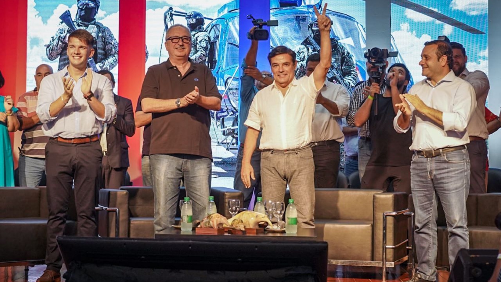 Lucas Romero, Hugo Passalacqua (candidato a gobernador por el oficialismo), Oscar Rovira y Carlos Herrera Ahuad. El Frente Renovador de la Concordia va por otro mandato.