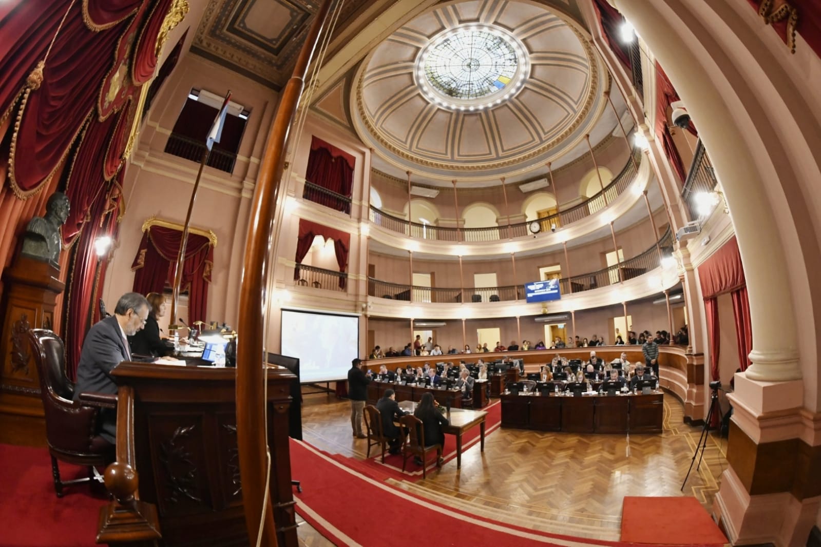 Diputados aprobó el proyecto que modifica la Ley de Profesionales Corredores Inmobiliarios Públicos Diputados aprobó el proyecto que modifica la Ley de Profesionales Corredores Inmobiliarios Públicos