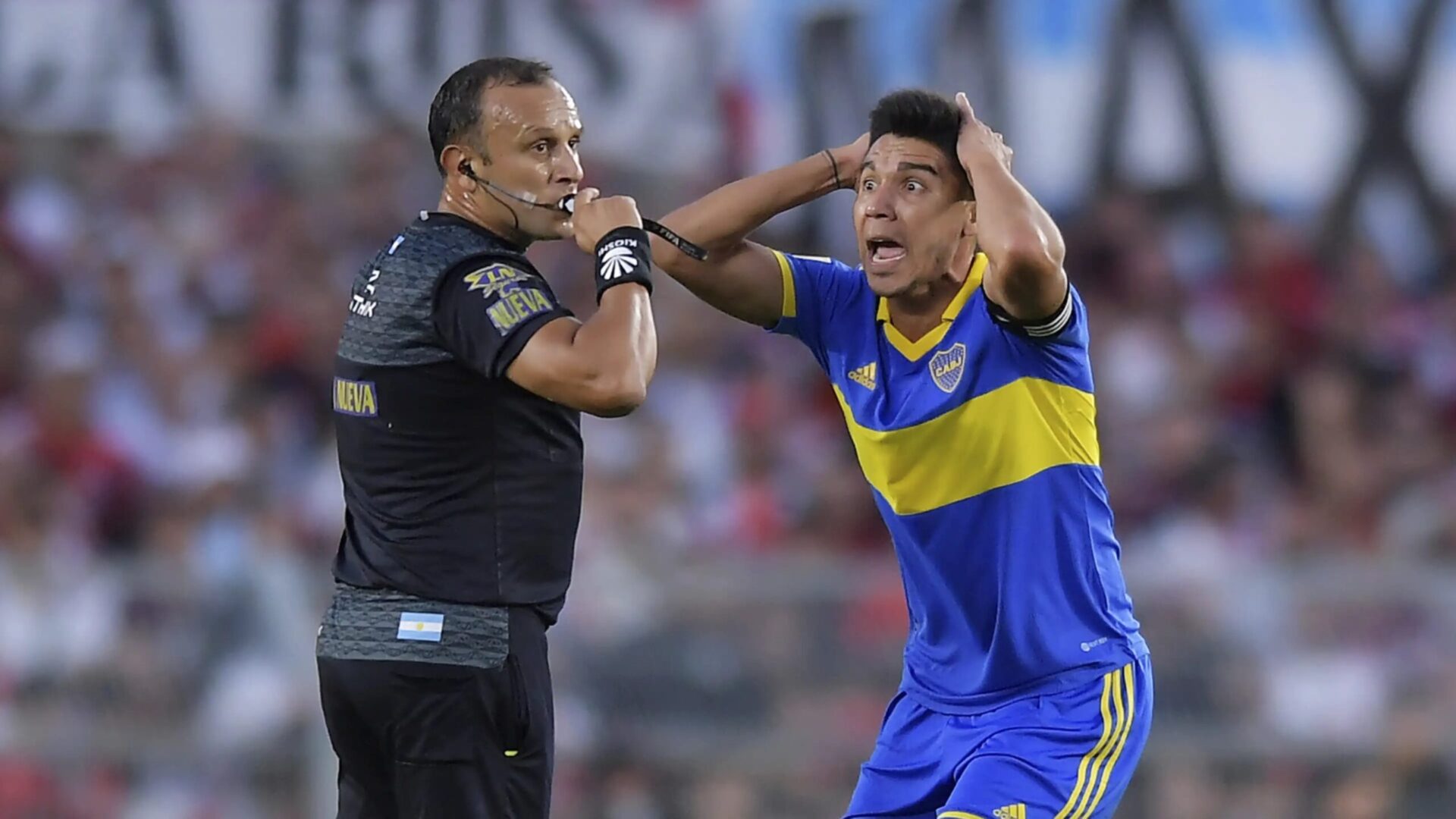 Darío Herrera fue “parado” tras su arbitraje en el superclásico Darío Herrera fue “parado” tras su arbitraje en el superclásico