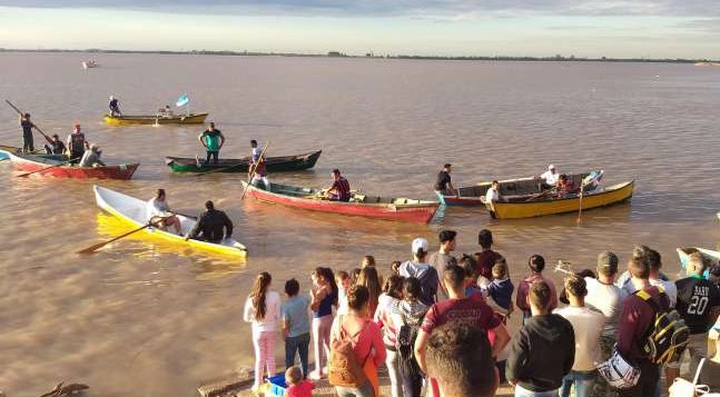 Capacitarán y entregarán becas a pescadores y nadadores de Puerto Sánchez