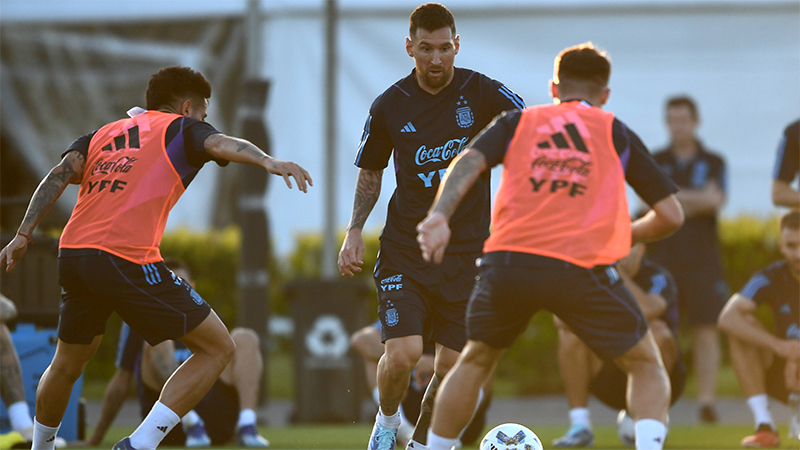 El seleccionado argentino realizó el último entrenamiento antes de viajar El seleccionado argentino realizó el último entrenamiento antes de viajar
