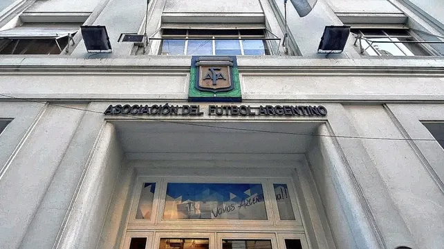 AFA aceptó tratar el reclamo de Colón por el descenso AFA aceptó tratar el reclamo de Colón por el descenso