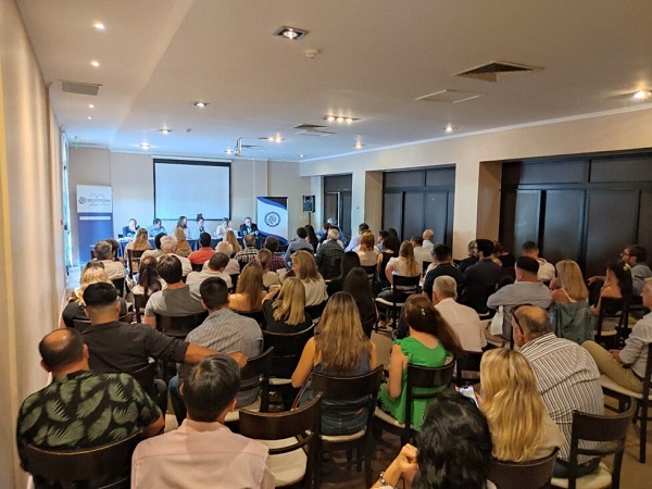 Paula Armándola fue ratificada en la conducción del Colegio de Corredores Inmobiliarios de Entre Ríos Paula Armándola fue ratificada en la conducción del Colegio de Corredores Inmobiliarios de Entre Ríos