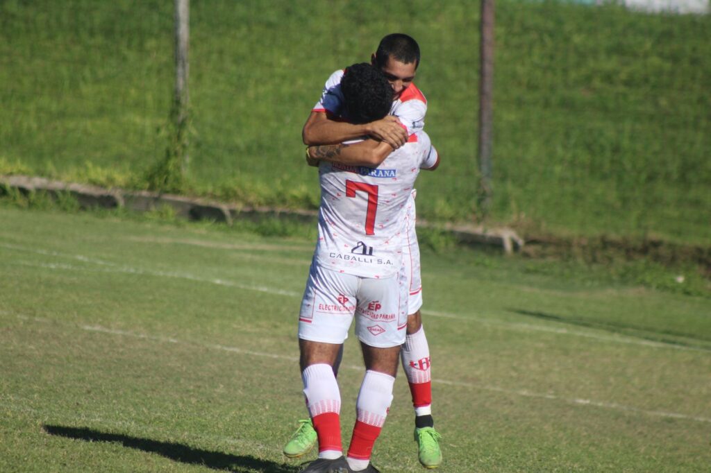 Atlético Paraná volvió a ganar y lidera el Torneo BPlay