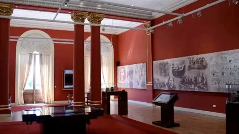 El salón de “los Pueblos Originarios” se llamará de “Héroes de Malvinas”