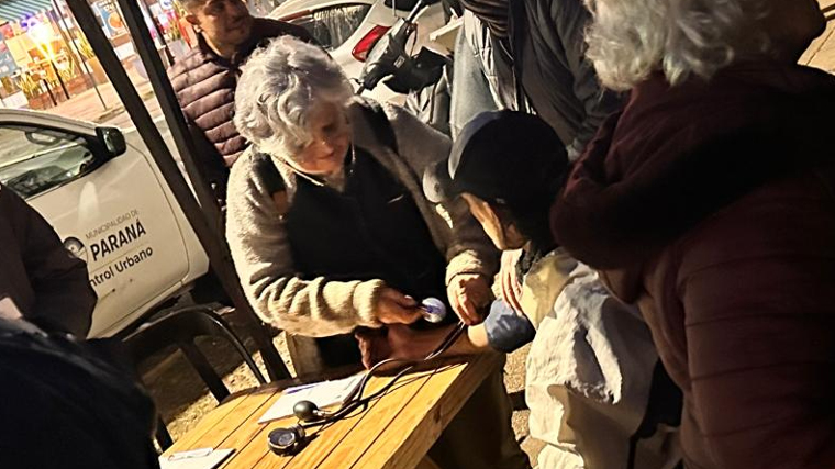La Municipalidad monitorea la salud de las personas en situación de calle