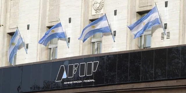 La AFIP suspendería los embargos a Pymes y analizan una nueva medida que afecta a la moratoria fiscal La AFIP suspendería los embargos a Pymes y analizan una nueva medida que afecta a la moratoria fiscal
