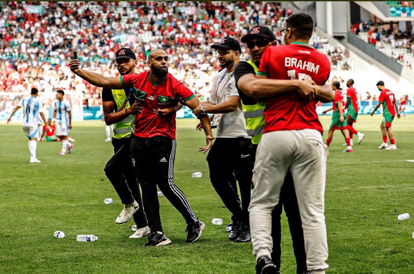 FIFA investiga los incidentes en el partido de Argentina y Marruecos en París 2024
