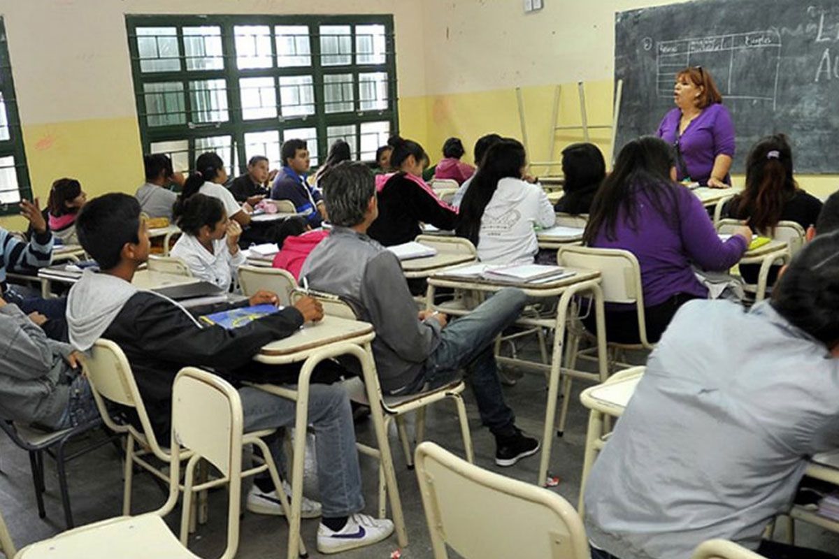 Uno de cada 4 estudiantes tiene al menos 20 faltas por año en secundaria