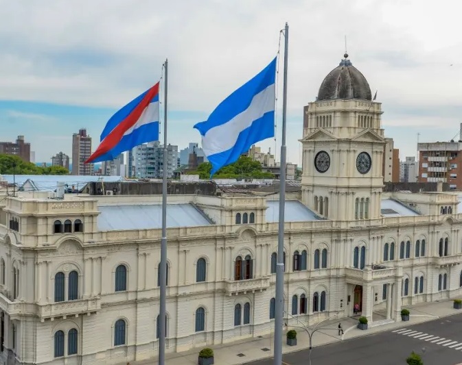 Hoy sabado se paga el aumento a docentes