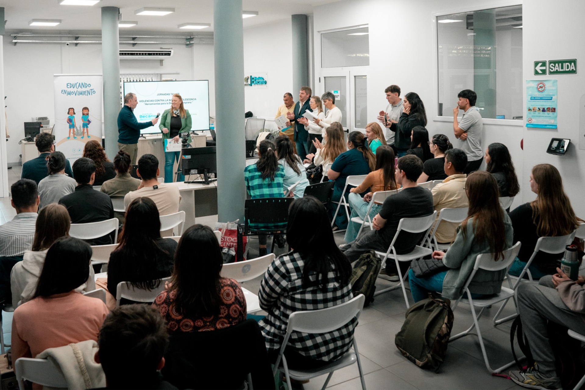 Se capacitó a estudiantes del Educando en Movimiento sobre violencias contra la niñez y adolescencia Se capacitó a estudiantes del Educando en Movimiento sobre violencias contra la niñez y adolescencia