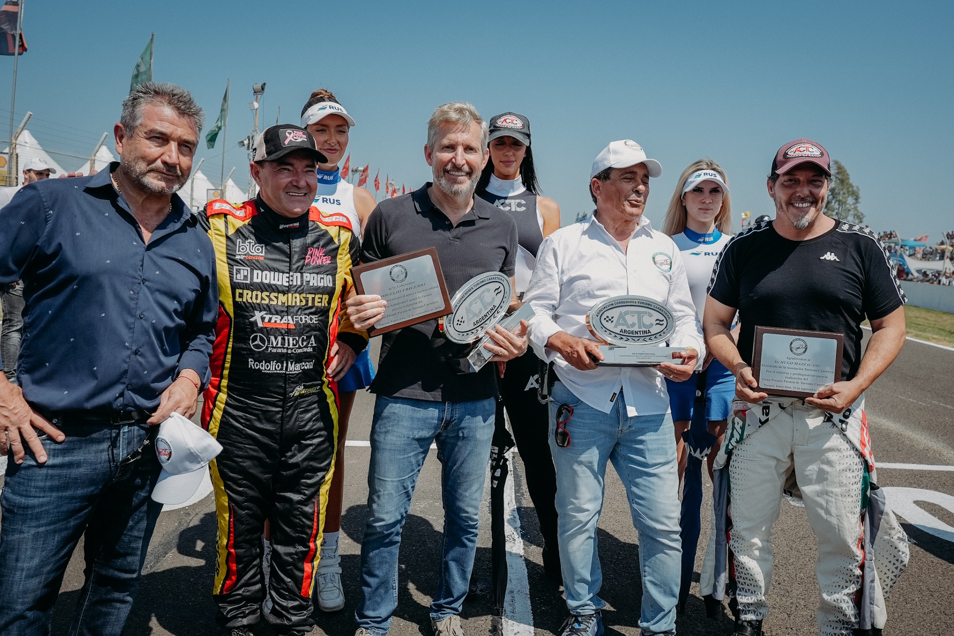 Frigerio participó de la vuelta del Turismo Carretera a Paraná Frigerio participó de la vuelta del Turismo Carretera a Paraná