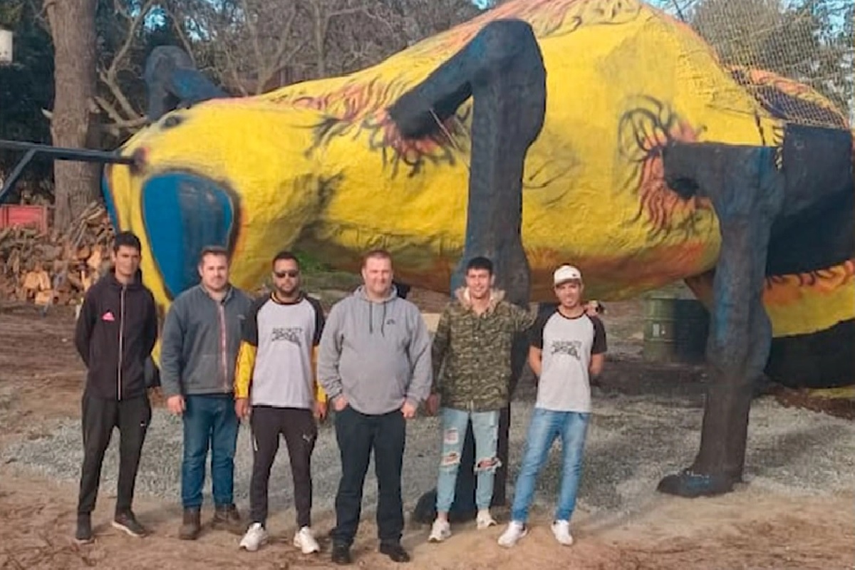 Paranaense aspira a Récord Guinness con escultura de abeja más grande del mundo