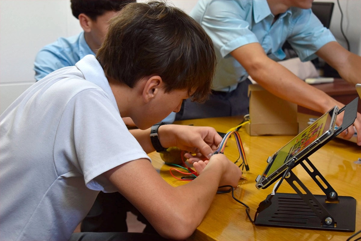 UNER lanza sus carreras 2025 con planes de estudio nuevos y más cortos