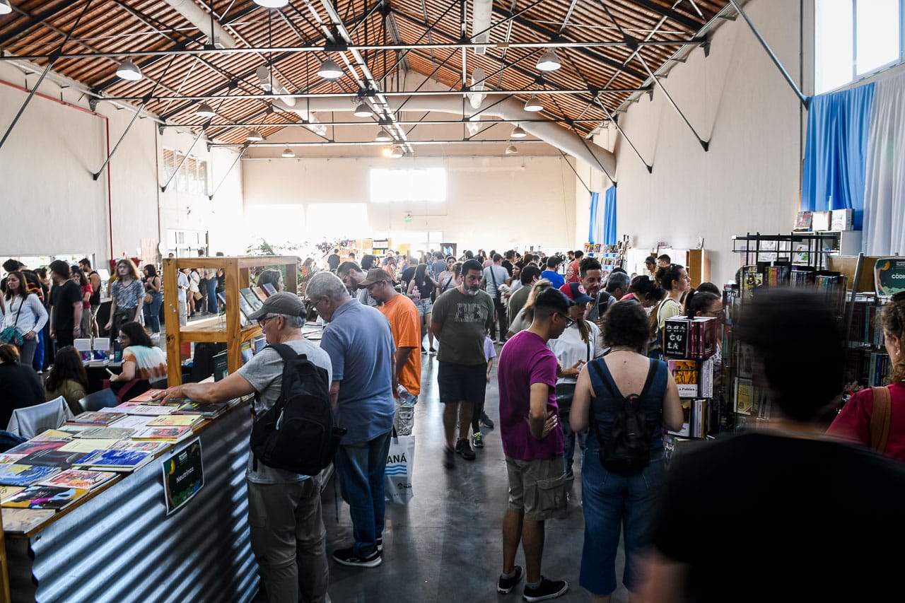 Miles de personas visitaron la Feria del Libro Paraná Lee