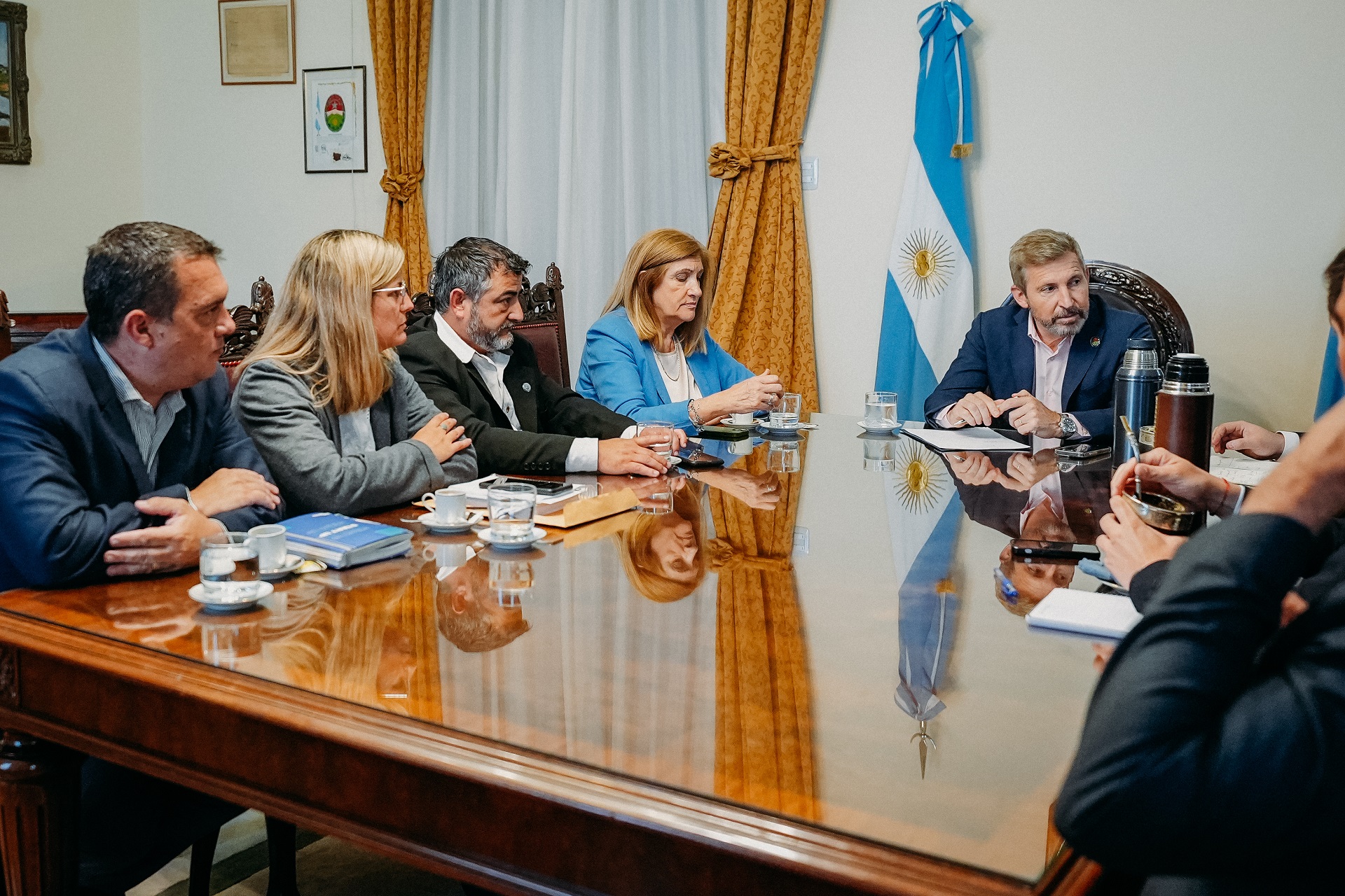 Frigerio mantuvo una reunión con la intendenta de Paraná y los del área metropolitana