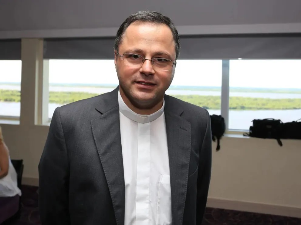 El Concejo Deliberante destacará al Sacerdote Walter Javier Minigutti en Paraná