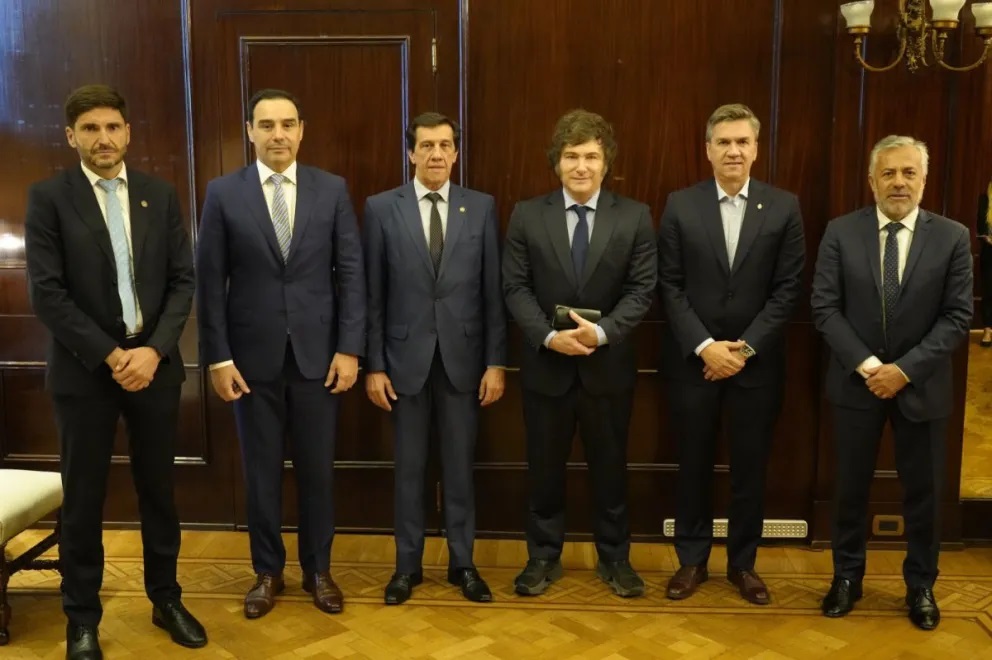 Luego de sus dichos a Alfonsín, Milei recibió a gobernadores de la UCR