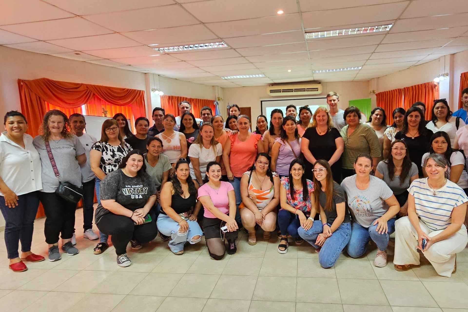La provincia difunde el cooperativismo entre jóvenes y adultos de municipios