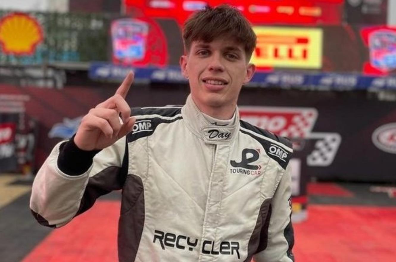 Turismo Pista: Exequiel Bastidas se consagró bicampeón de la Clase 3 Turismo Pista: Exequiel Bastidas se consagró bicampeón de la Clase 3