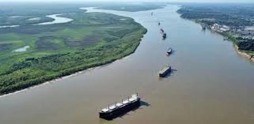 El Gobierno llamará a una licitación para privatizar la Hidrovía Paraná – Paraguay