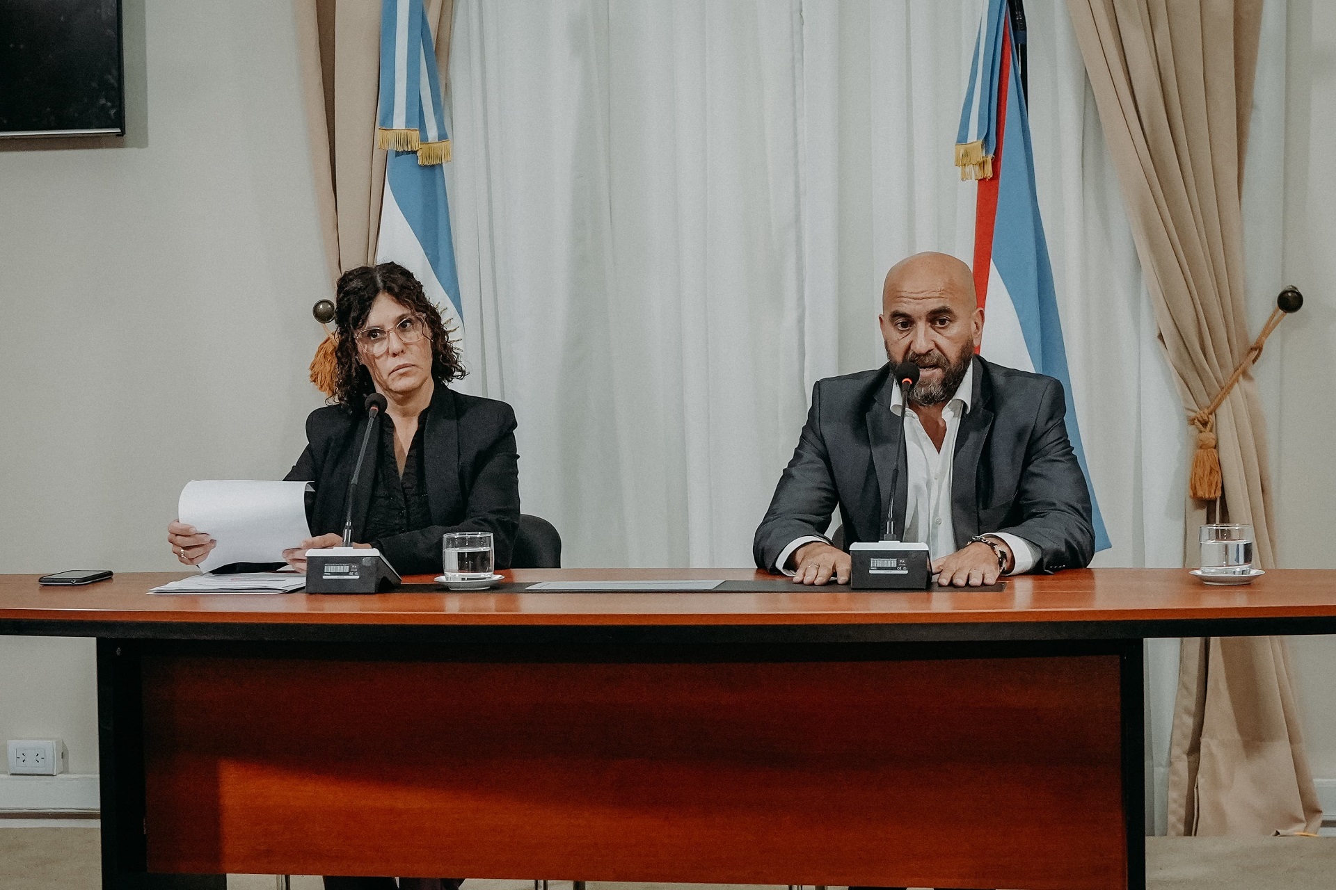 Detectan que el Iosper pagaba sueldos de  millones y que la deuda asciende al doble de lo informado