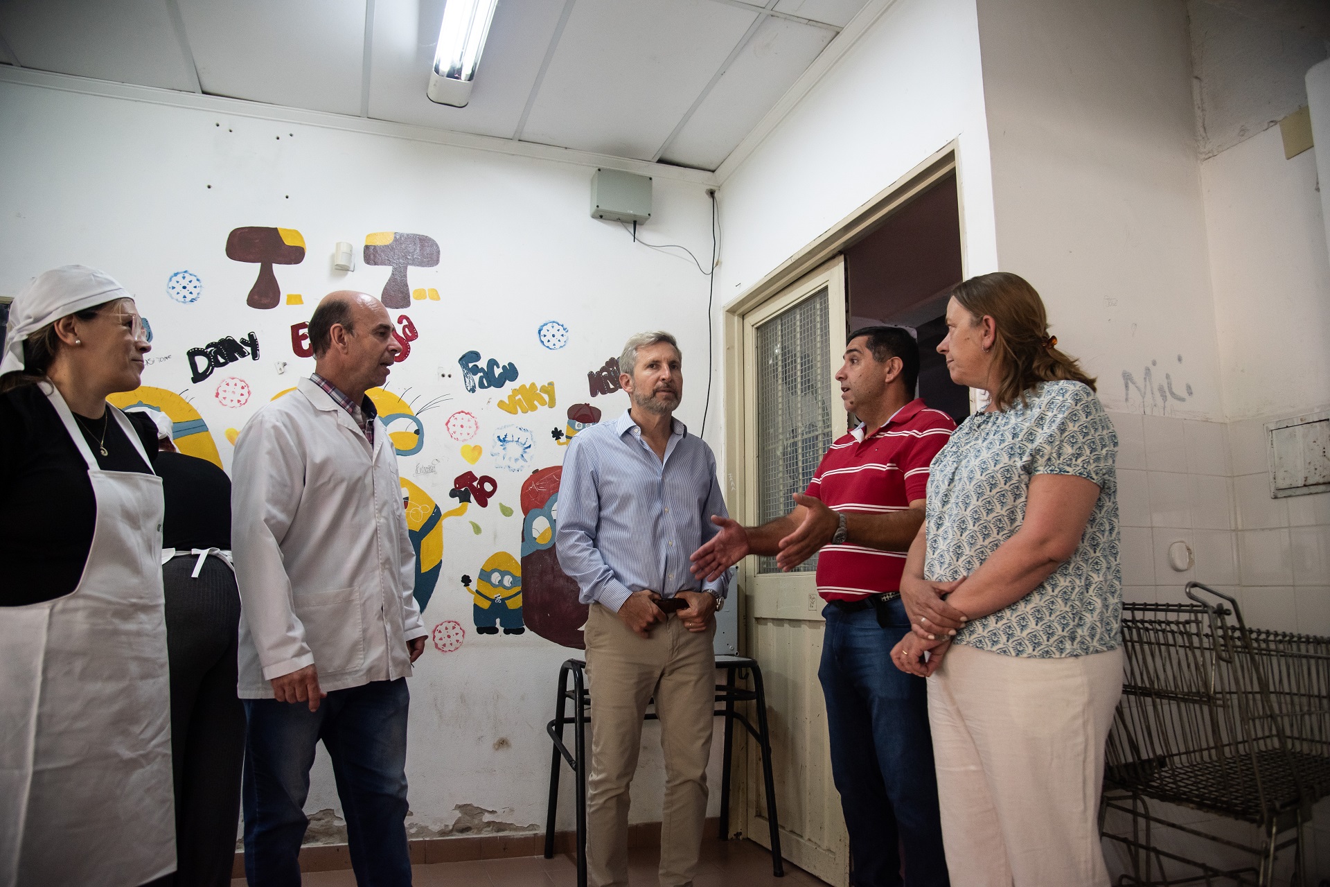 Frigerio valoró la labor en los comedores escolares, al visitar uno que continúa abierto en el verano
