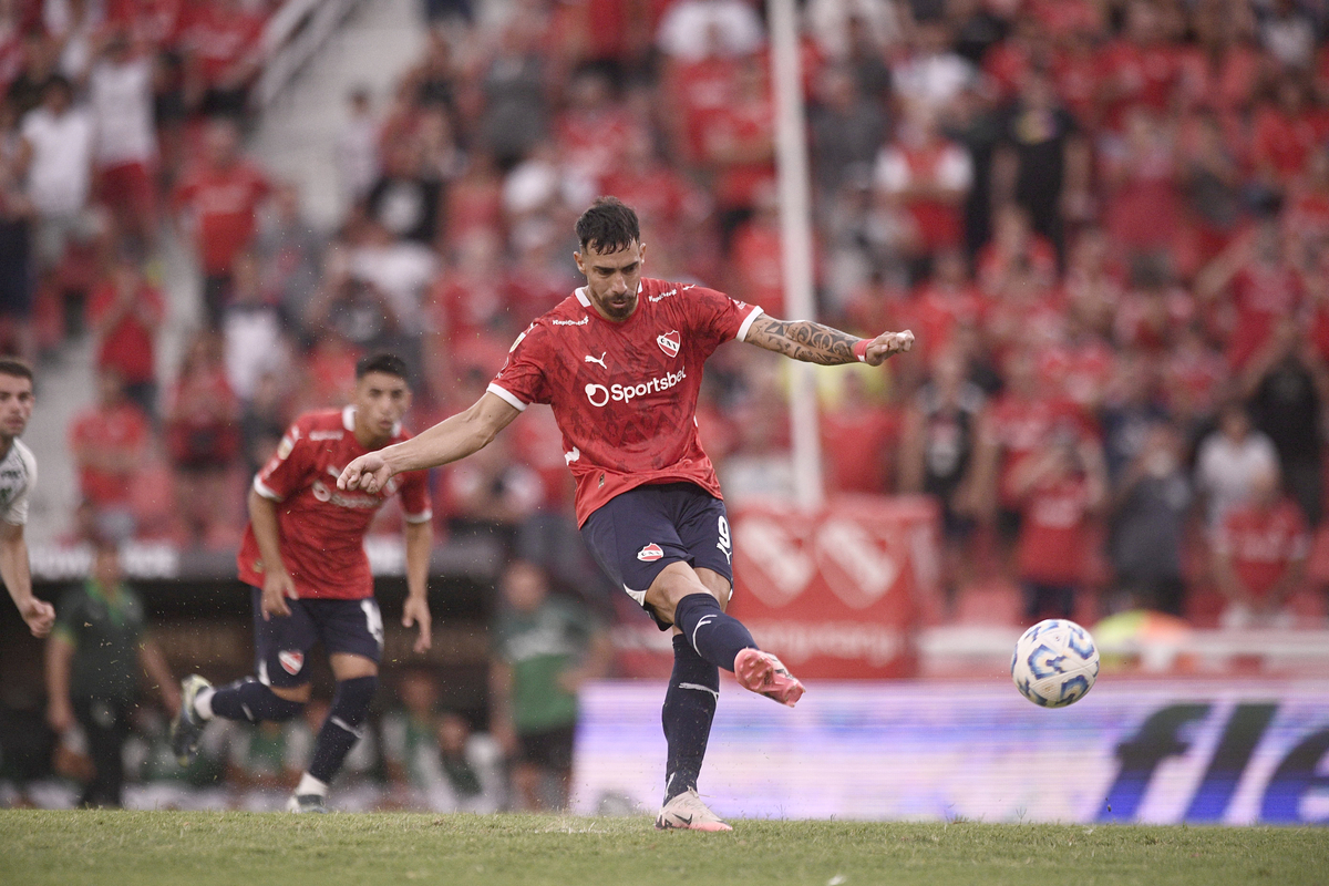Independiente venció 2-1 a Sarmiento de Junín en la primer fecha del campeonato
