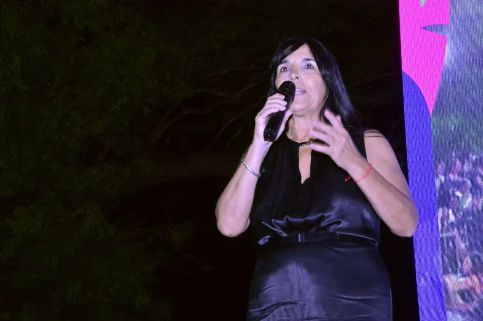 La vicegobernadora participó de la primera noche de los carnavales de Victoria