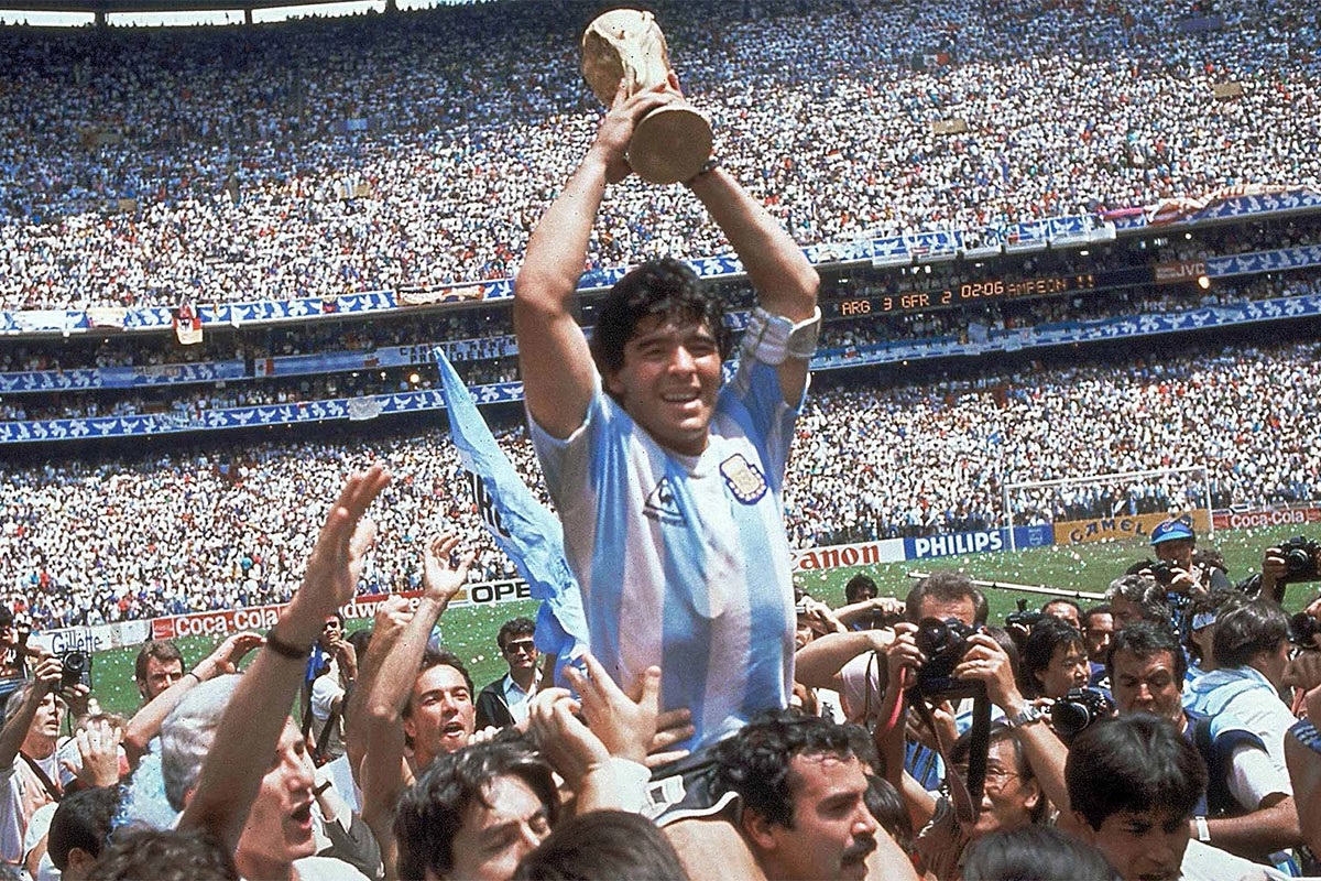 Le Coq Sportif está en bancarrota: vistió a la Selección Argentina en México 86