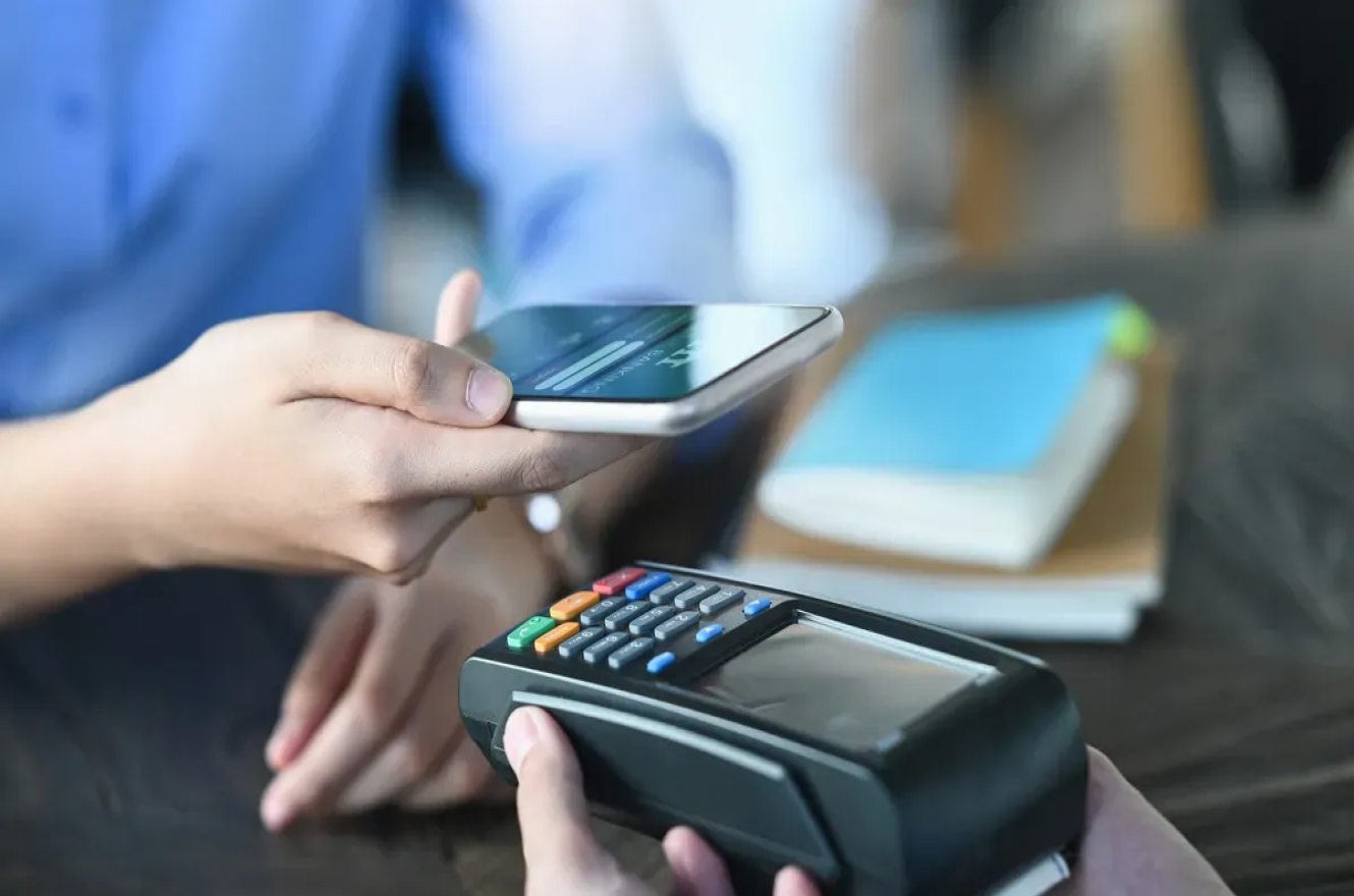 Fijaron monto para que bancos y billeteras informen movimientos de sus clientes