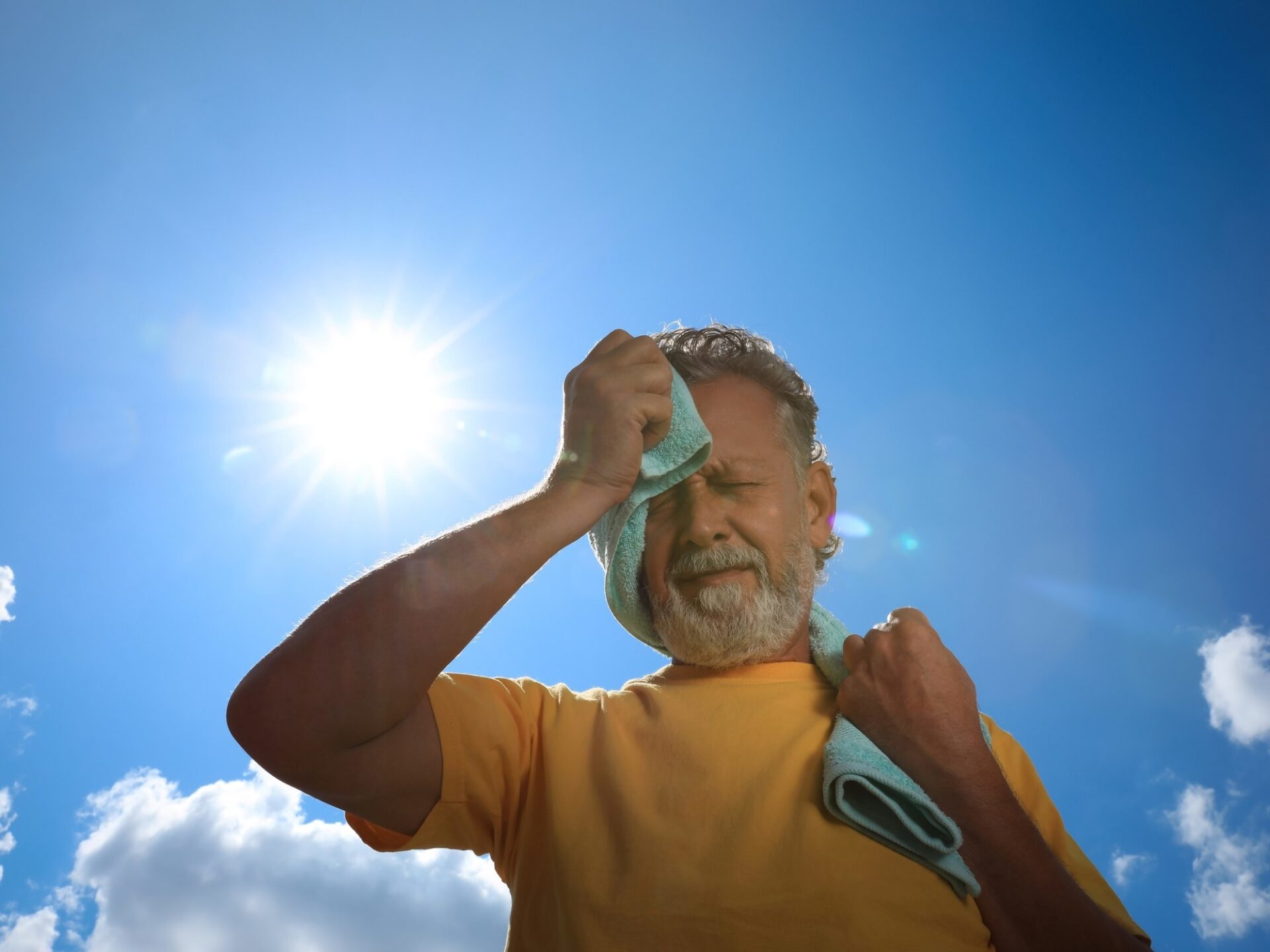 El verano y el corazón: por qué crece el riesgo cardíaco con el calor