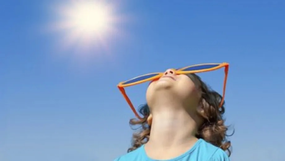 Cuidar los ojos bajo el sol: consejos para una visión saludable