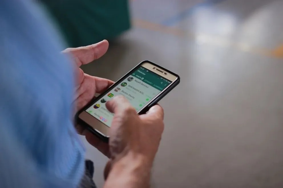 Advierten por intentos de estafas mediante intimación por whatsapp