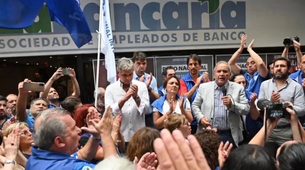 Bancarios se declararon en alerta en defensa del Banco Nación