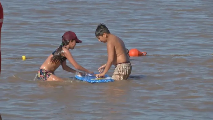 El Servicio Meteorológico Nacional renovó la alerta amarilla por altas temperaturas