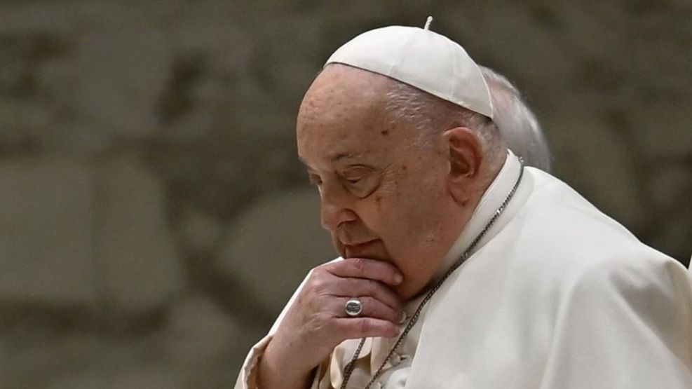 El papa Francisco pasó una noche tranquila, pero su estado sigue bajo observación médica El papa Francisco pasó una noche tranquila, pero su estado sigue bajo observación médica