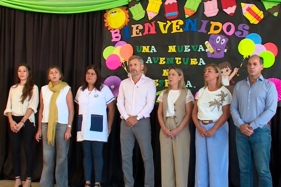 Frigerio dio inicio al ciclo lectivo 2025 en la Escuela N° 46 Helena L. de Roffo ubicada en la localidad de Los Charrúas Frigerio dio inicio al ciclo lectivo 2025 en la Escuela N° 46 Helena L. de Roffo ubicada en la localidad de Los Charrúas