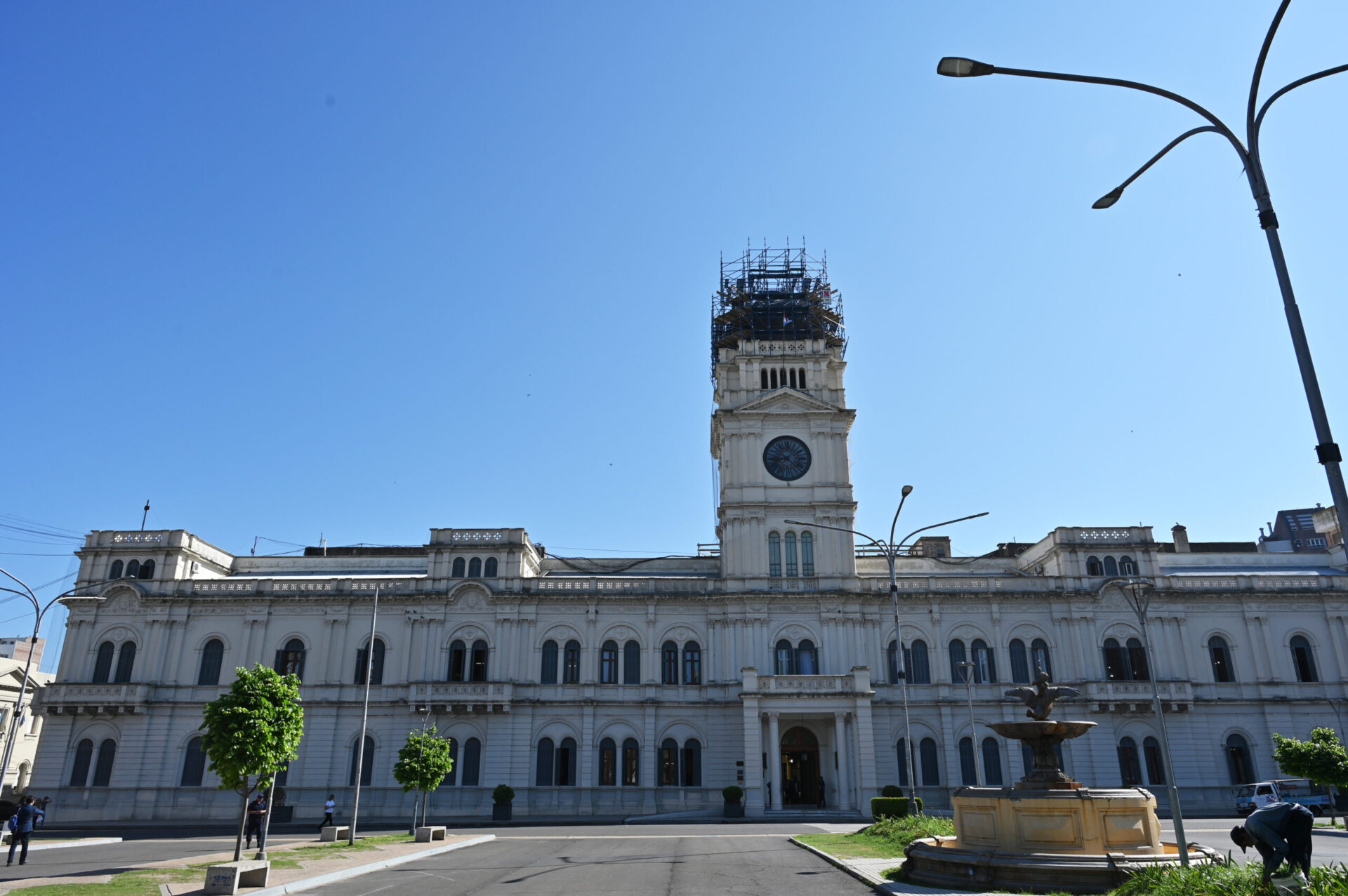 A pesar de la caída en los recursos, la provincia ya canceló 192 millones de dólares de la deuda que heredó A pesar de la caída en los recursos, la provincia ya canceló 192 millones de dólares de la deuda que heredó