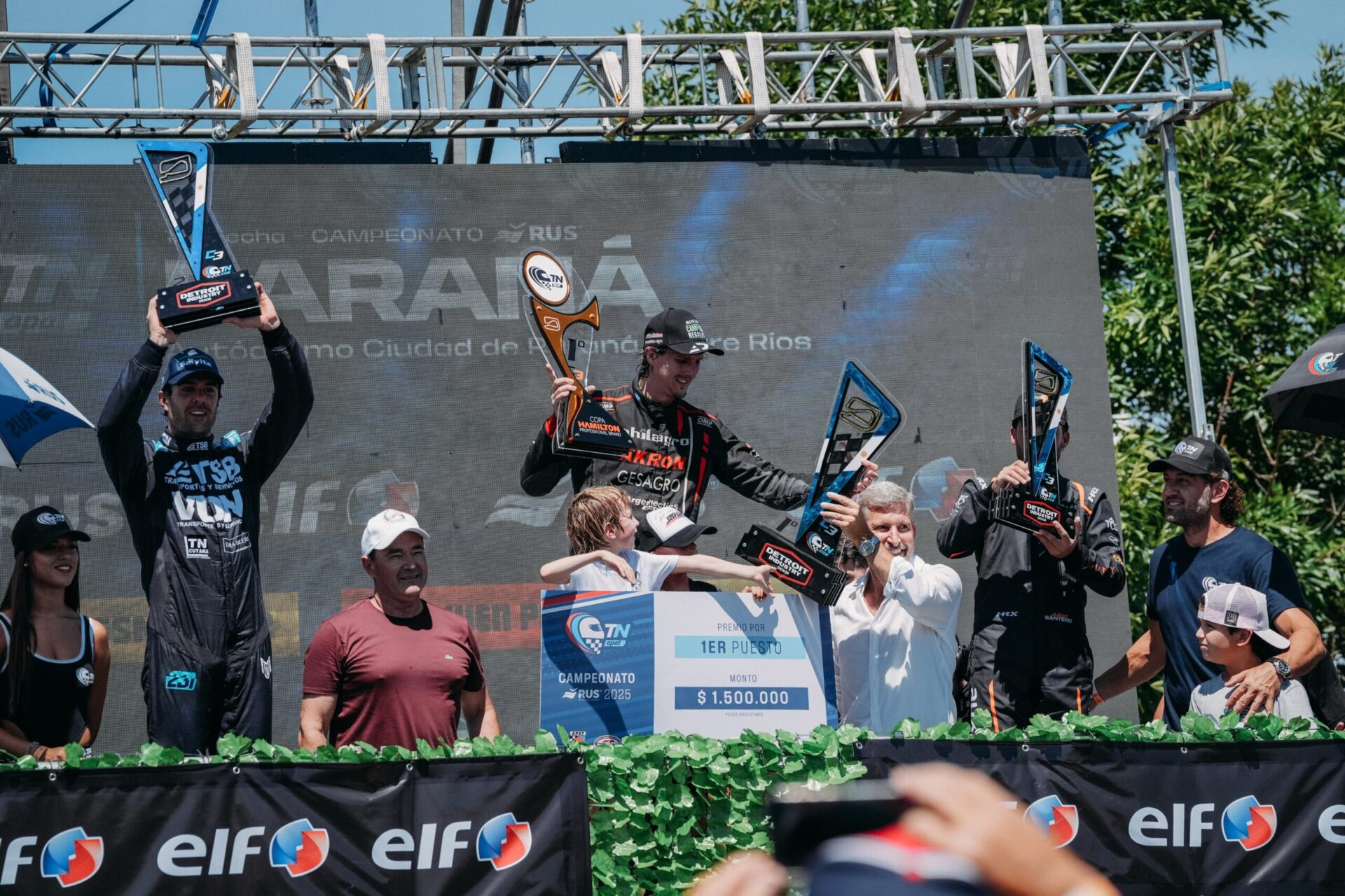 Frigerio participó en la premiación de la competencia automovilística de Turismo Nacional