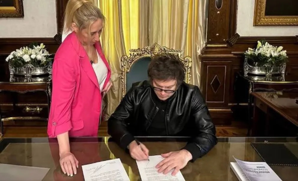Milei firmará el DNU para salir de la OMS y deberá medir fuerzas nuevamente con la oposición en el Congreso Milei firmará el DNU para salir de la OMS y deberá medir fuerzas nuevamente con la oposición en el Congreso