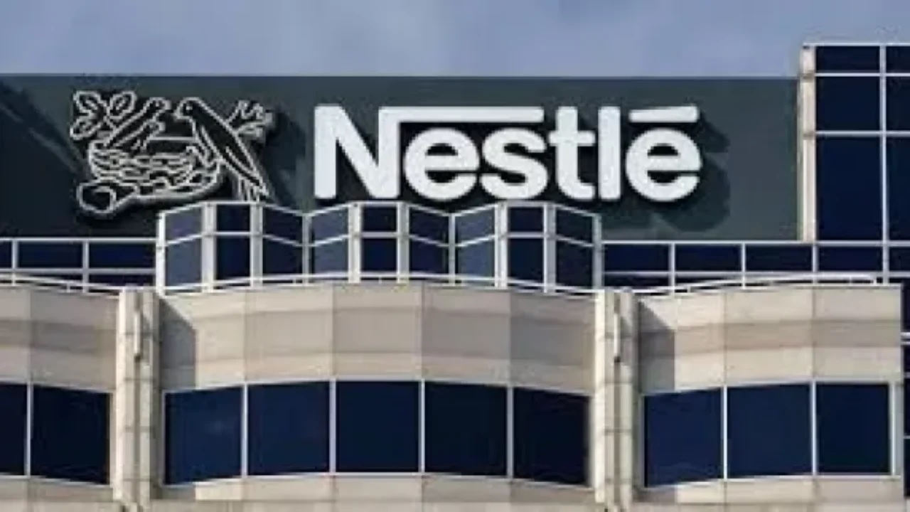 Nestlé frena temporalmente su planta en la ciudad donde Milei ganó con el 68% de los votos Nestlé frena temporalmente su planta en la ciudad donde Milei ganó con el 68% de los votos