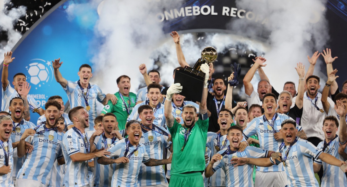 ¡Racing campeón de la Recopa!