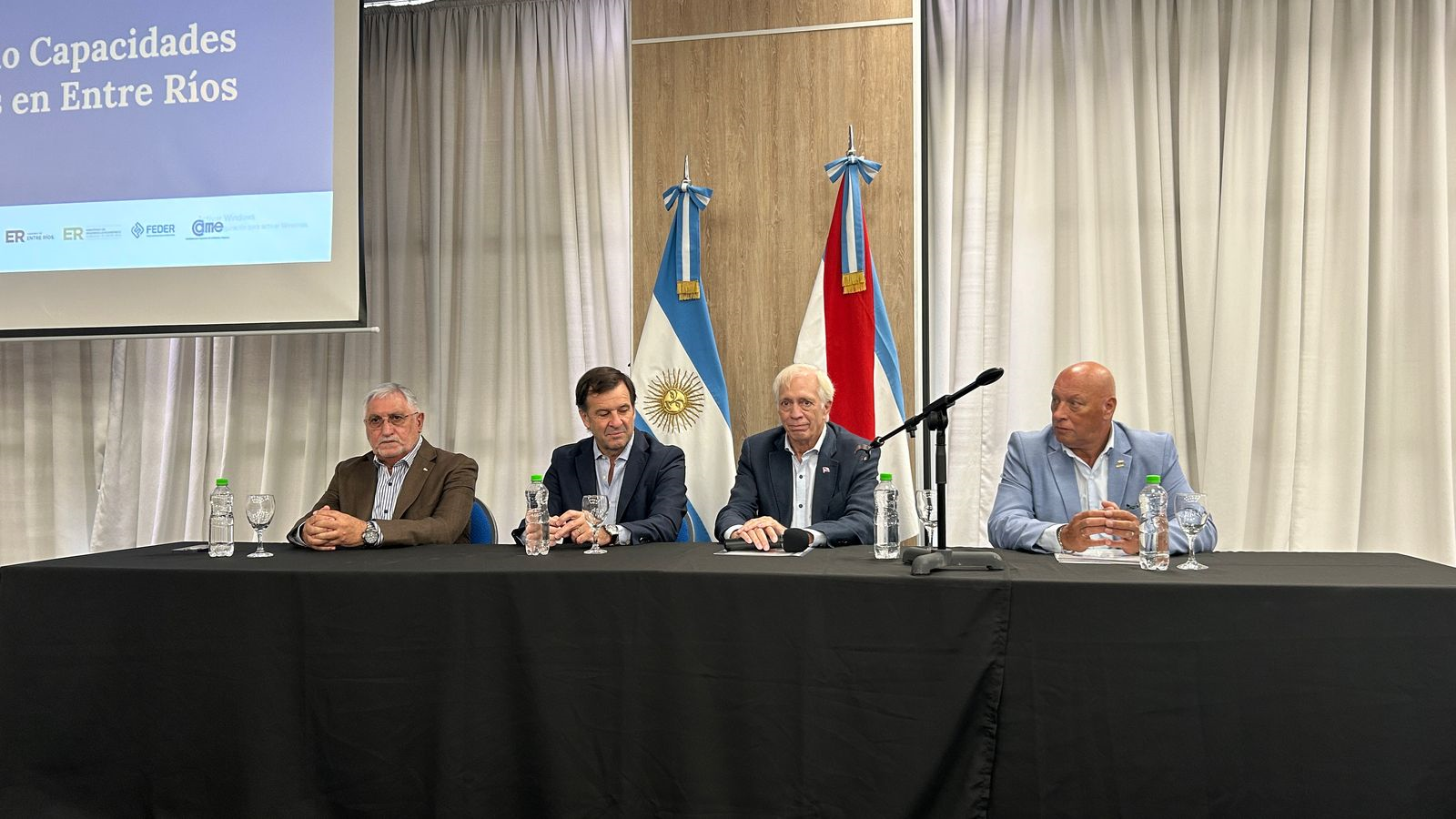 El Centro Comercial e Industrial de Paraná participó del lanzamiento de «Creando Capacidades Locales» El Centro Comercial e Industrial de Paraná participó del lanzamiento de «Creando Capacidades Locales»