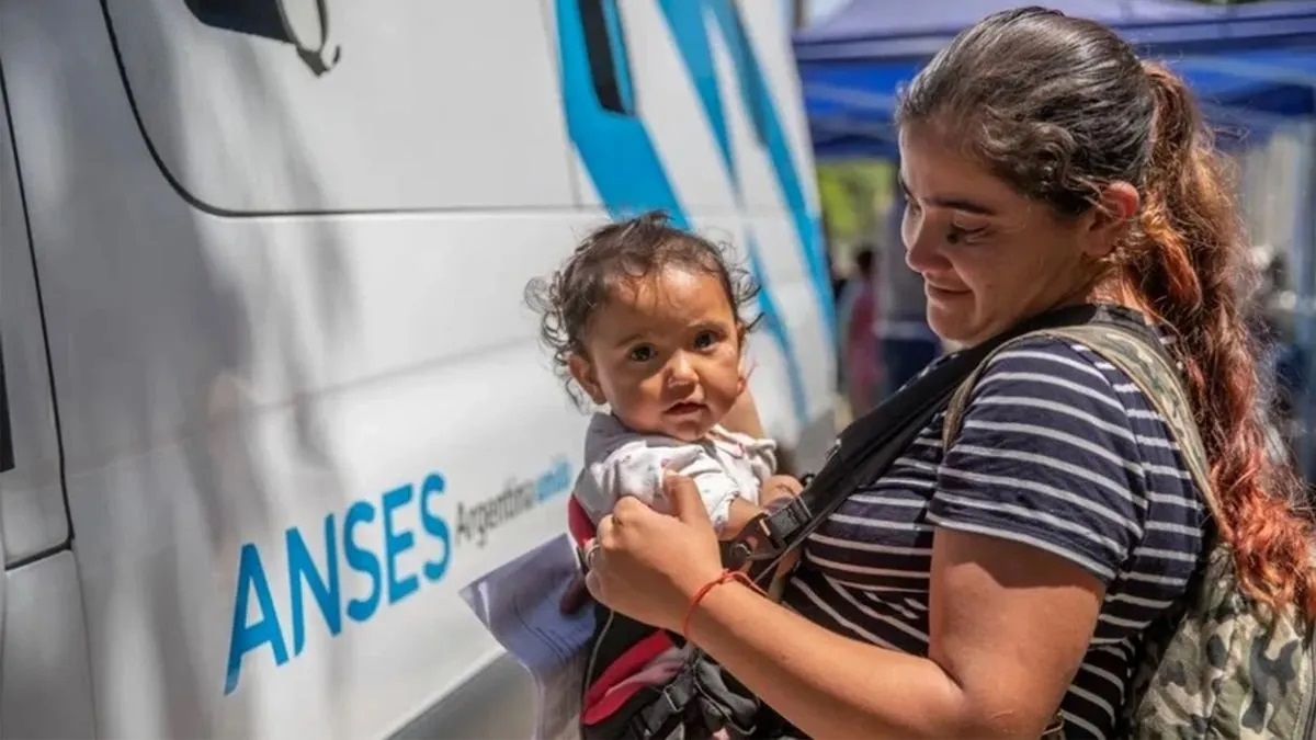 Asignaciones familiares oficializan aumento del 2,40% para los montos a cobrar en abril