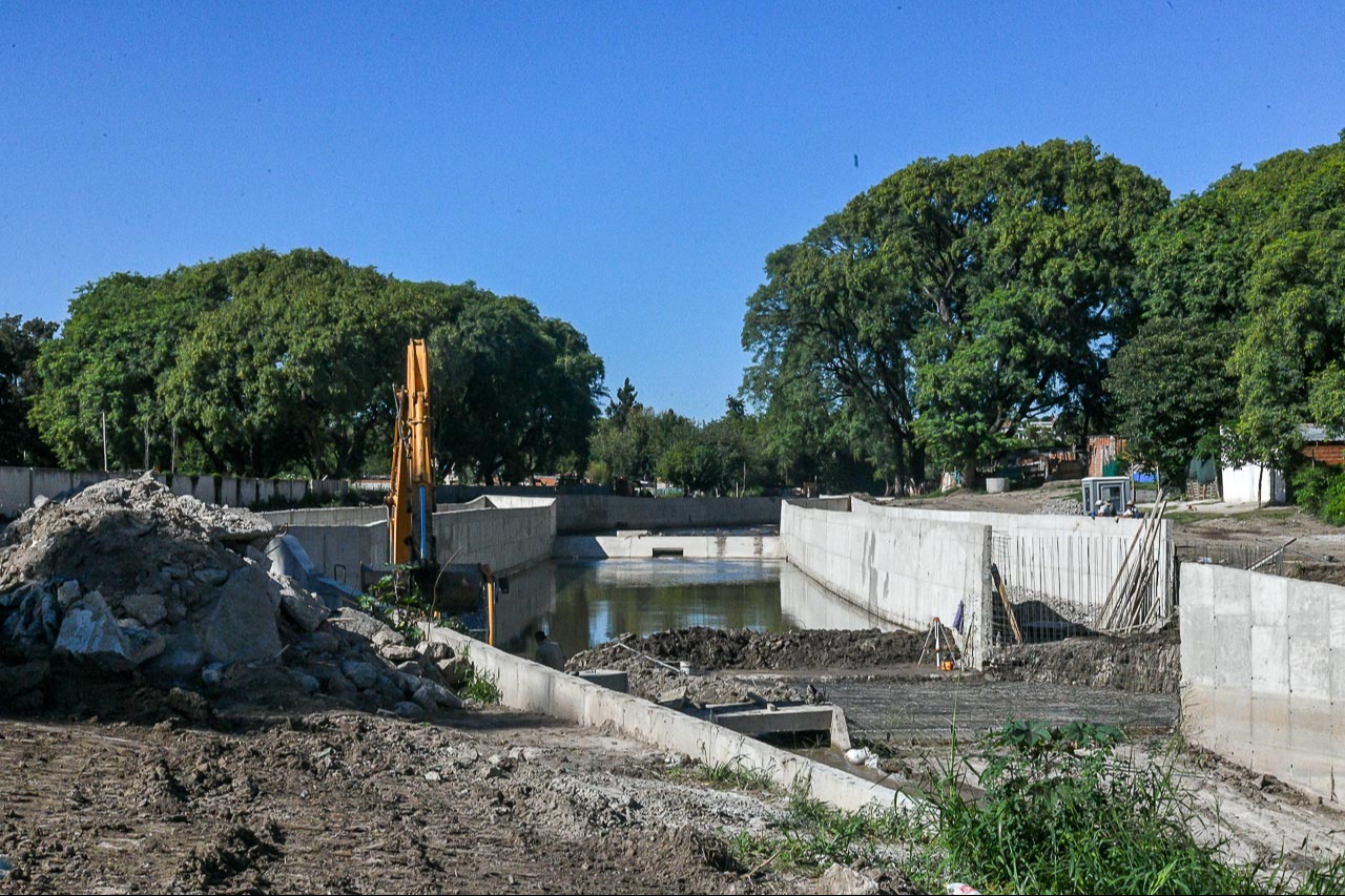 Avanza la última etapa de la sistematización, saneamiento e integración urbana del Arroyo Las Viejas